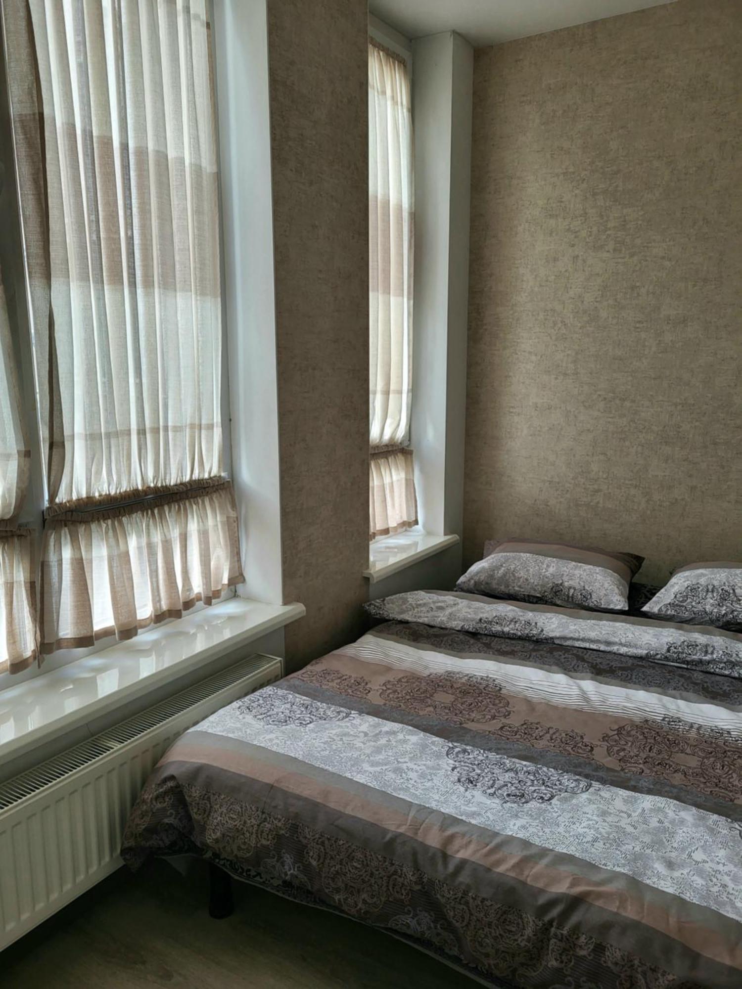 Семицвіт Lägenhet Lviv Exteriör bild