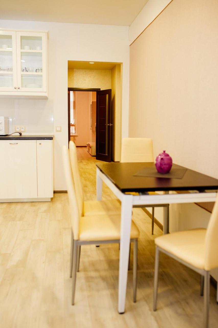 Семицвіт Lägenhet Lviv Exteriör bild